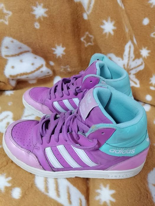 Кецове за момче Адидас, 36 номер,
Цена 10 лв.