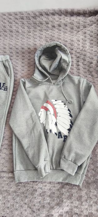 Продам костюм тройку