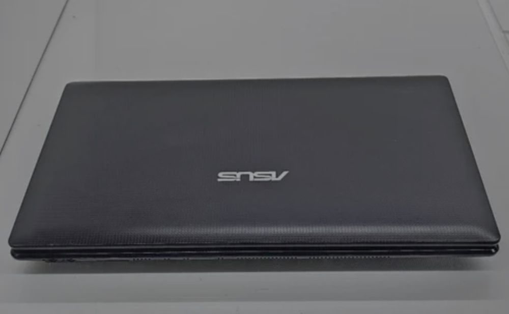 ASUS x 54 sotiladi