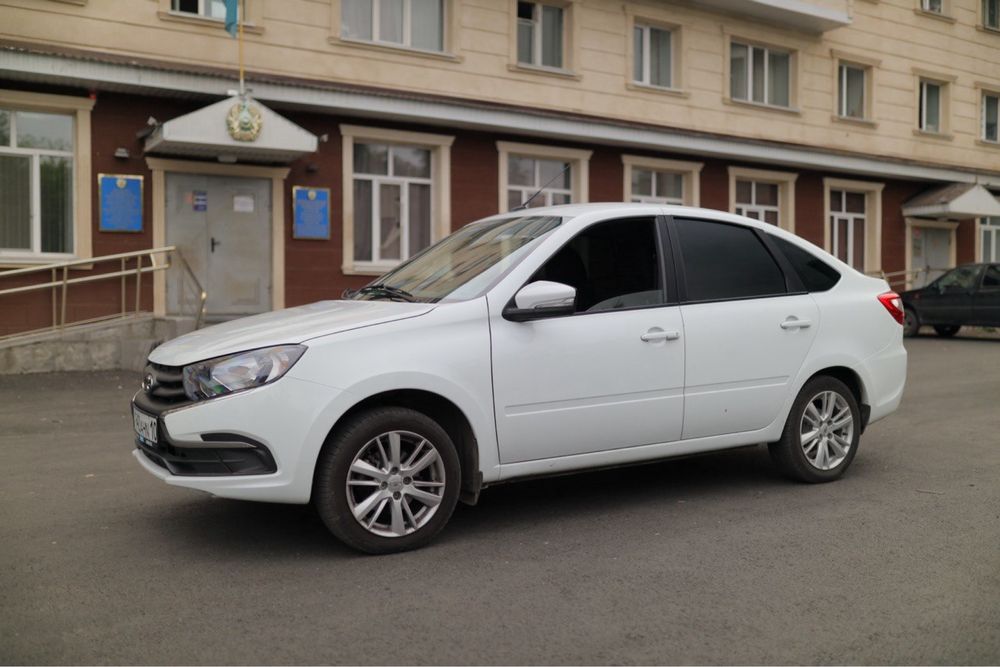Lada Granta 2023 лифтбек