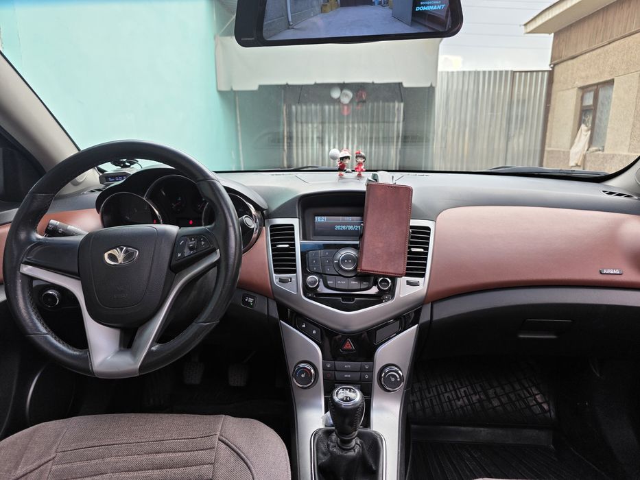 Cruze 1.6  mehanika 64 000km