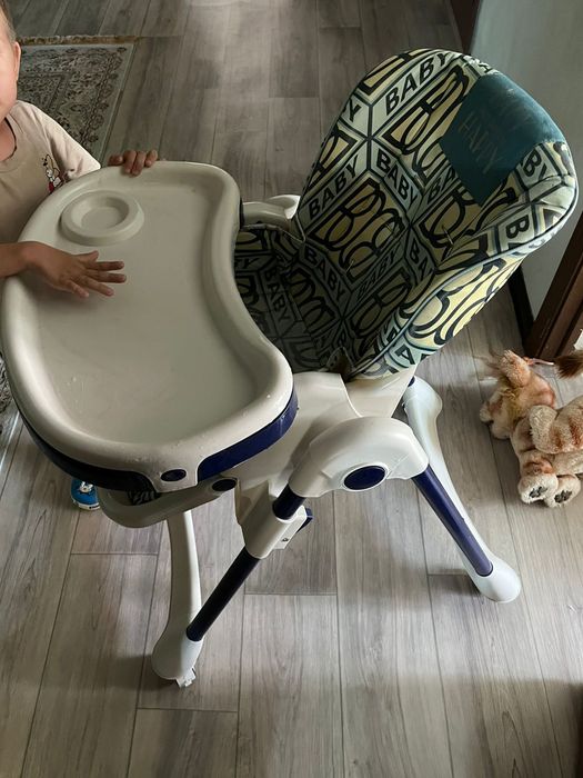 Продам стол для кормления