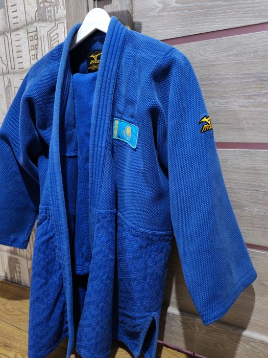 Продаю:  mizuno  кимано