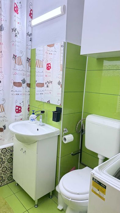 inchiriez apartament 3 camere