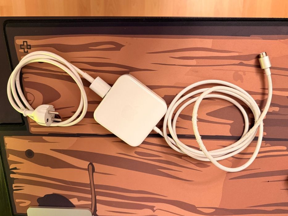 iMac M3, 8GB, 24 inchi, ca nou, dar nu am cutie