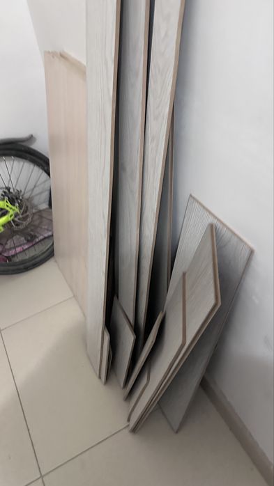 Отдам даром остатки материала после ремонта.