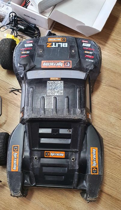 Automodel Hpi Blitz Flux 1/10 3s 3 baterii+ multe piese.