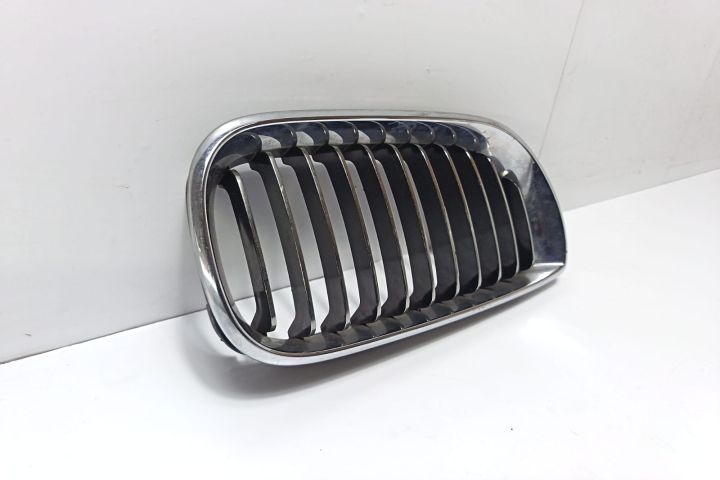 Grila dreapta capota  511370429649 BMW Seria 3 E90/E91/E92/E93 (facel