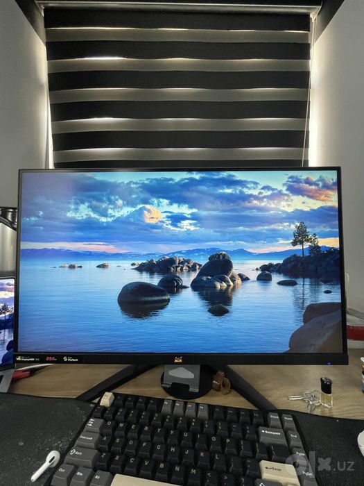 Hkc 2K 27dyum 260hz.
