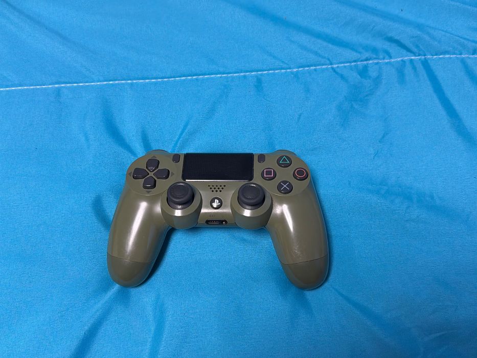 Playsation 4 slim 1T special edition „CallOfDuty:WWII” + Controller