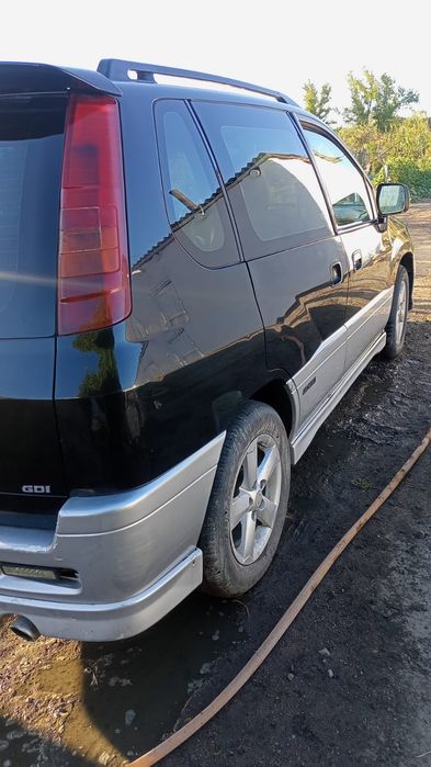 Автомобиль митсубиси