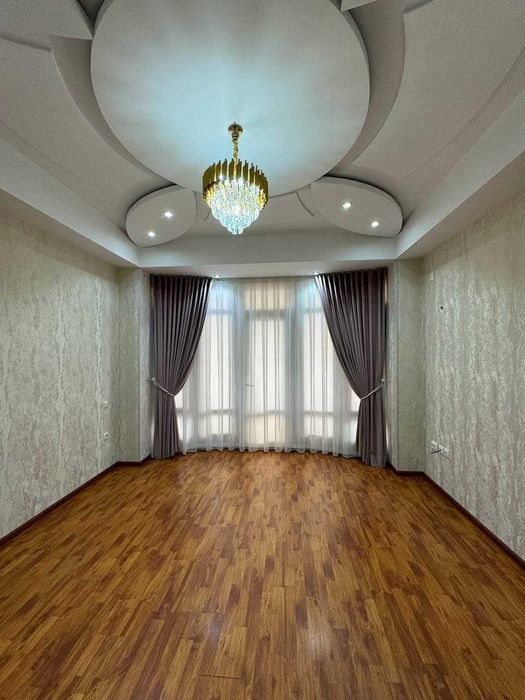 Сдается Офис и Жилье Евродом 3,5 сот 6 ком Дружба Народов Камолон Ош