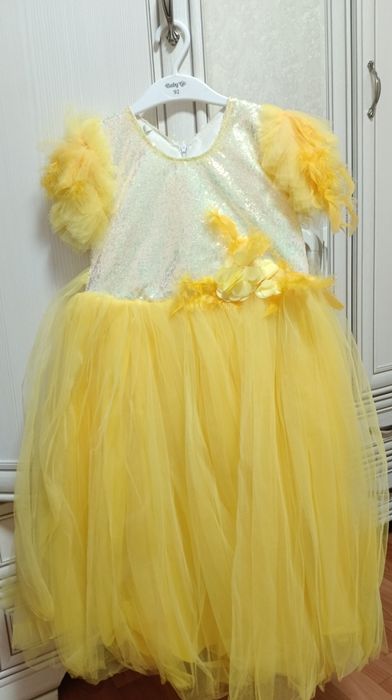 Платье для девочек 7-9 лет.