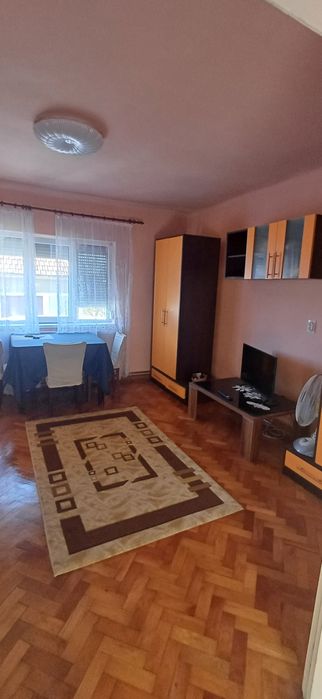 Vând casa mobilată utilata