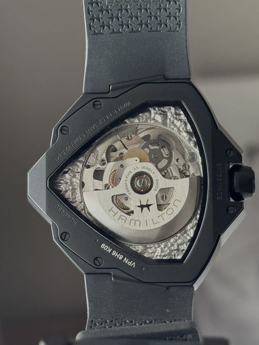 HAMILTON Ventura Edge Skeleton H24645330 часовник