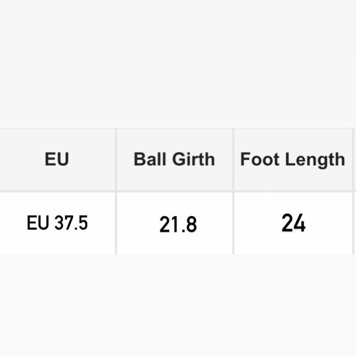 Стилни бели кецове