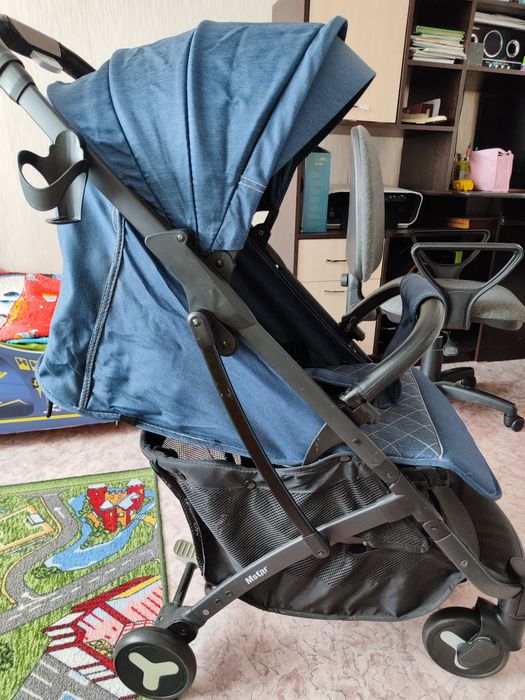 Продам прогулочную коляску