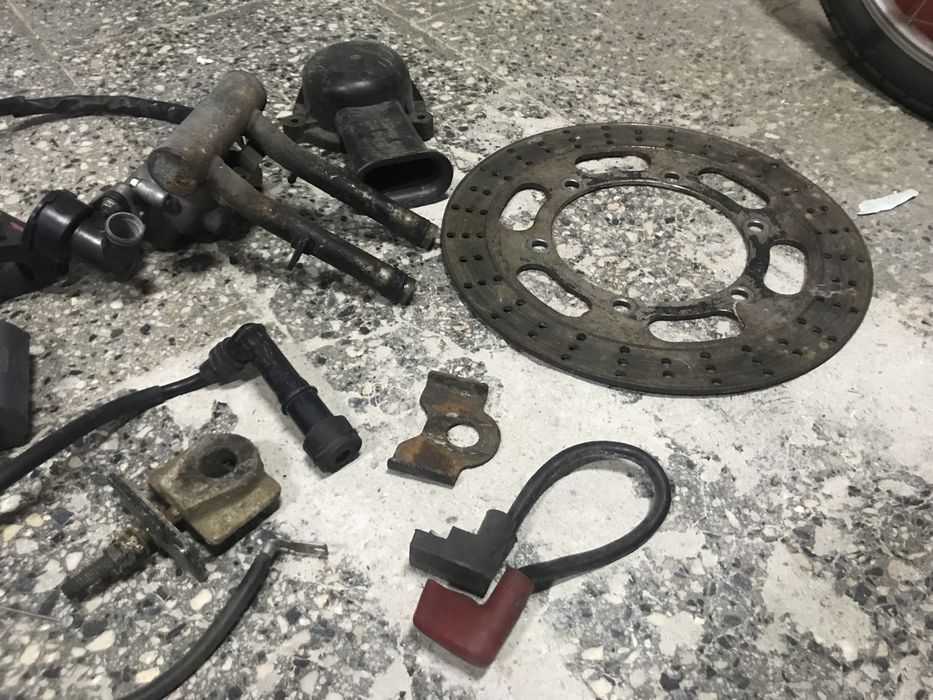 Kawasaki ER5 - Останали части