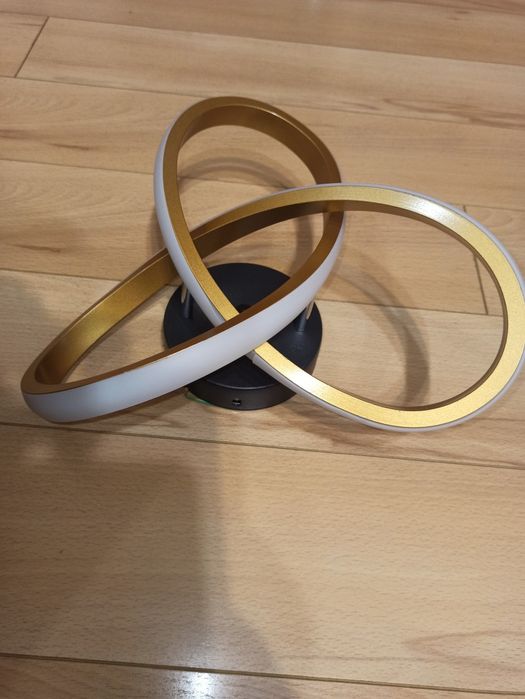 Полилеи за таван