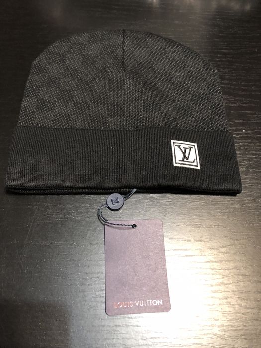 Caciula Louis Vuitton , calitate premium , pe stoc , noua