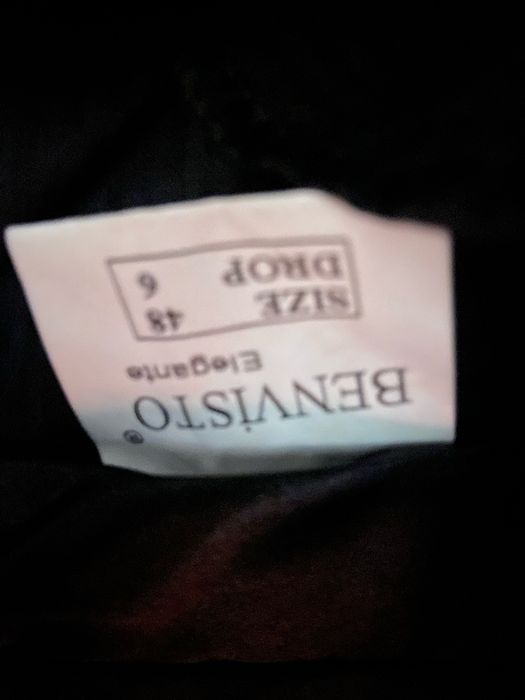 Продавам мъжка официална риза-вратовръзка-5€, и черен костюм