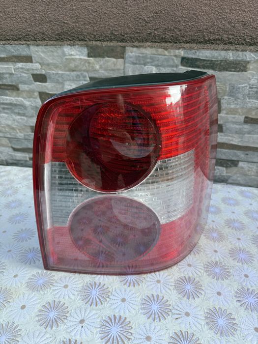 оригинален десен стоп за Passat комби B5,5