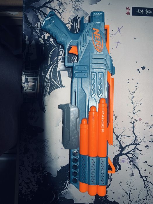 Продам Nerf в отличном состоянии