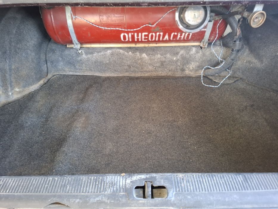 Продам ауди автомат каробка, газ бензин