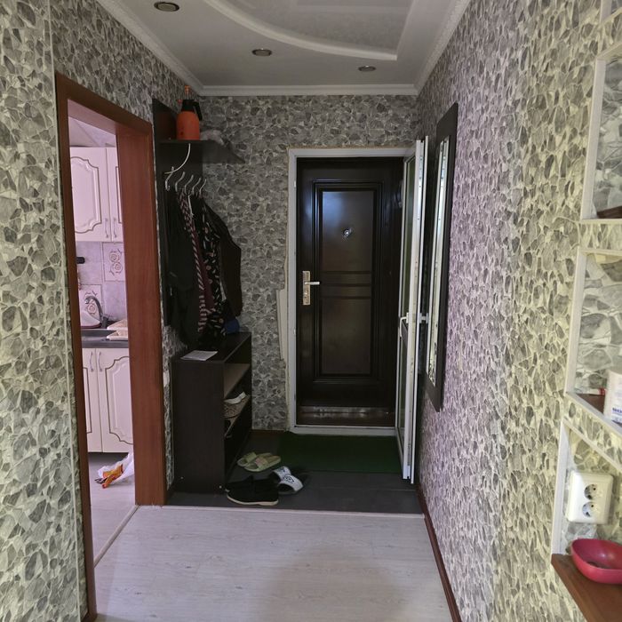 Продам 2 х ком квартиру