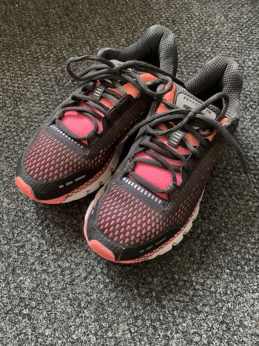 Маратонки —Hovr номер 37.5