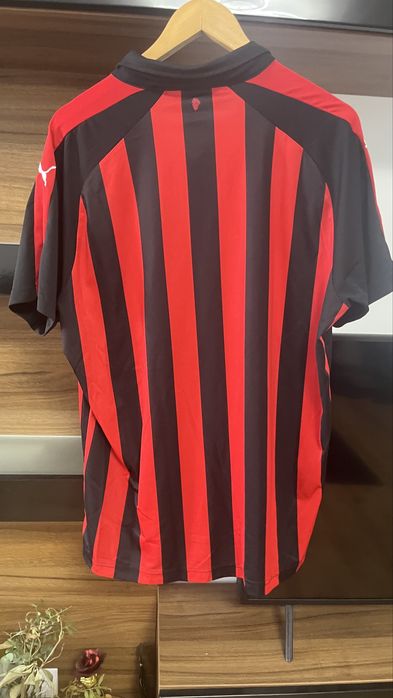 Tricou  - mărimea  XL , trimit si in țară prin fan courier