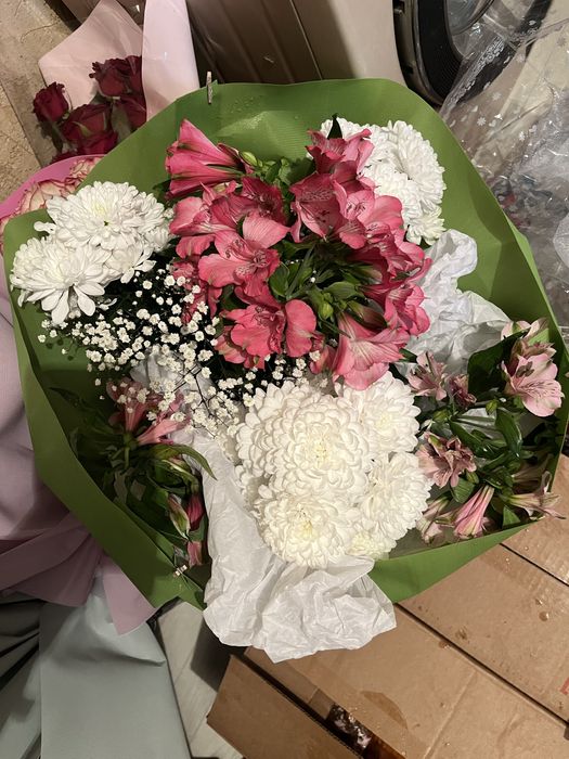 Продам цветы по 3000