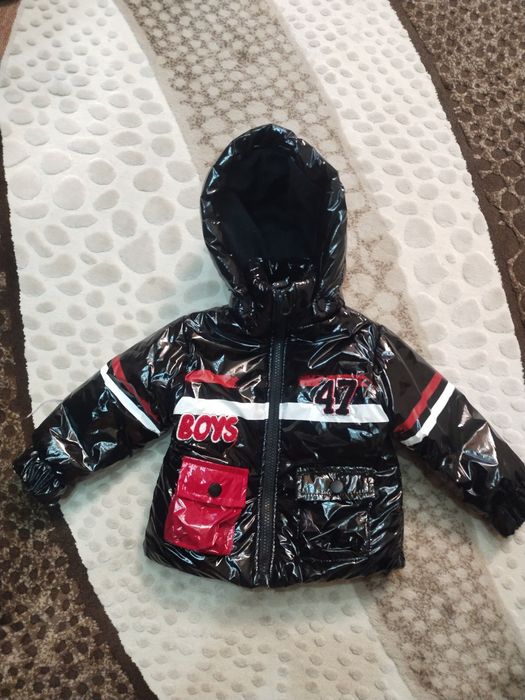 Продам курточку на мальчика.