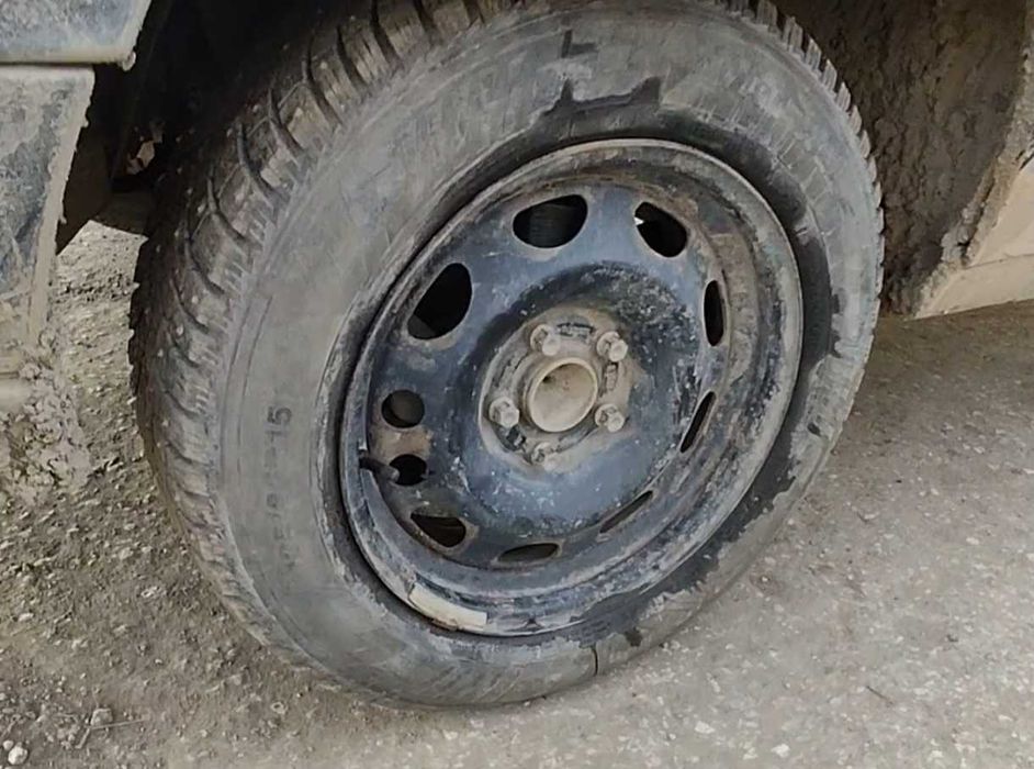 Продам зимний комплект опель омега