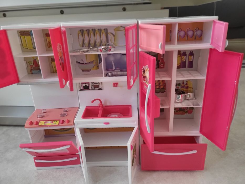 Детска кухня за кукла барби