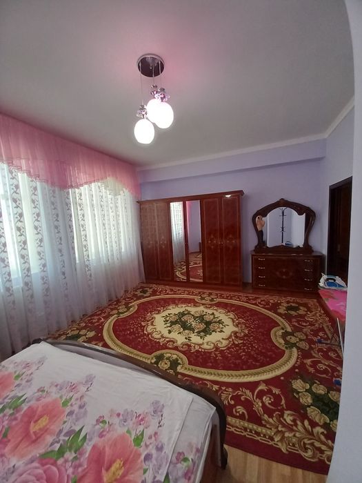 Урганч шахар Ал Хоразмий кучасида 3-хонали квартира ижарага берилади