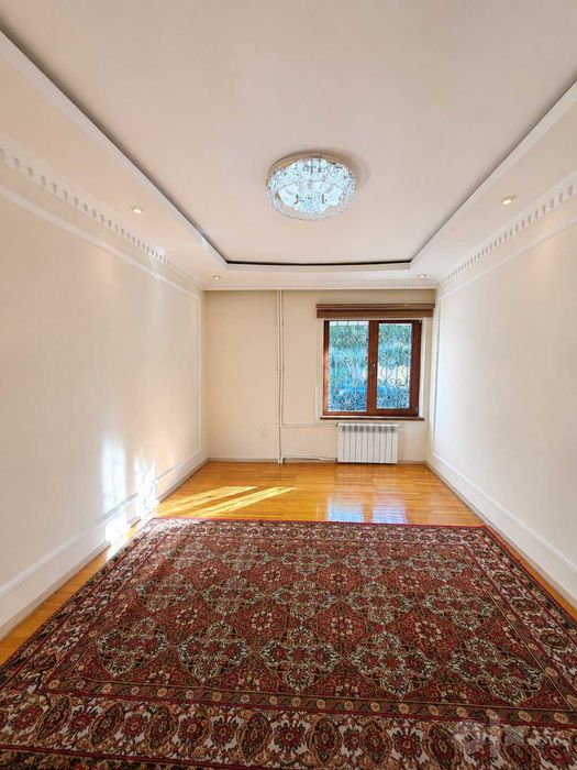 Гунча, Беруний кўчаси - катта квартира (100 M²) без маклера, метро ёни
