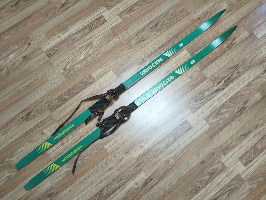 Продам лыжи детские