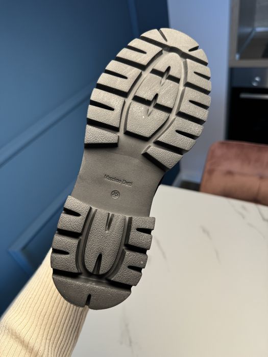 Естествена кожа, Massimo Dutti