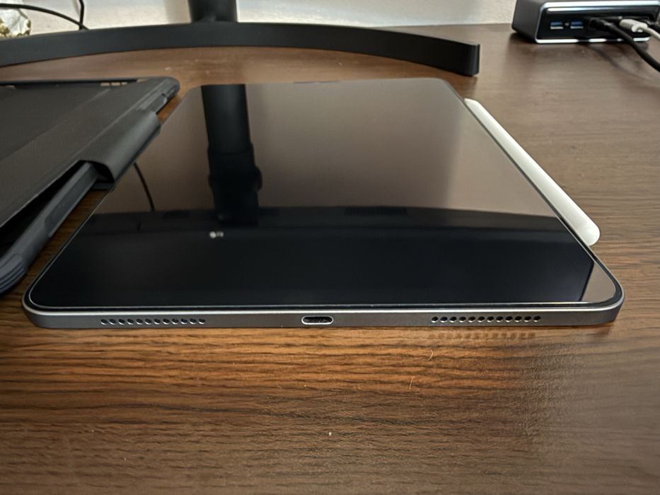 iPad Air 5 th Generation M1 2022 64GB WiFi + Apple Pencil