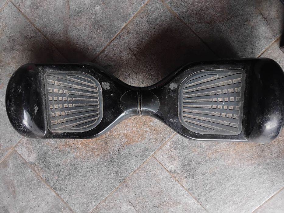 Hoverbord negru utilizat