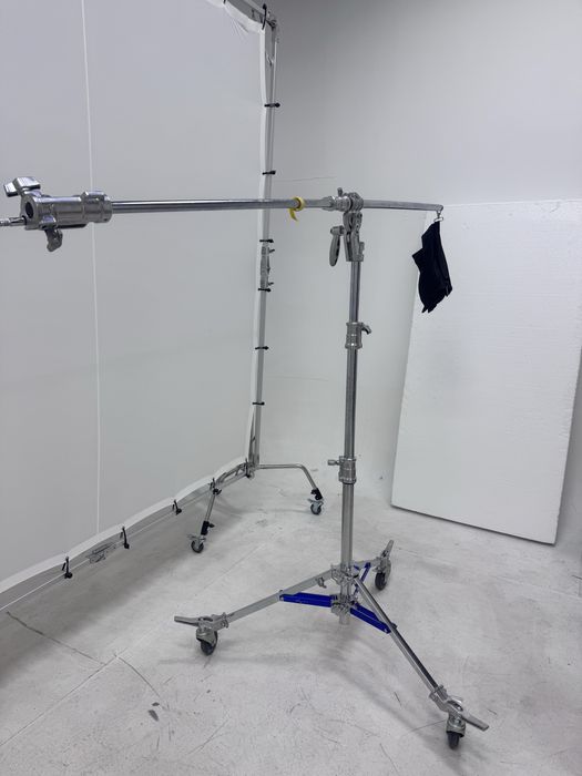 Штатив для света