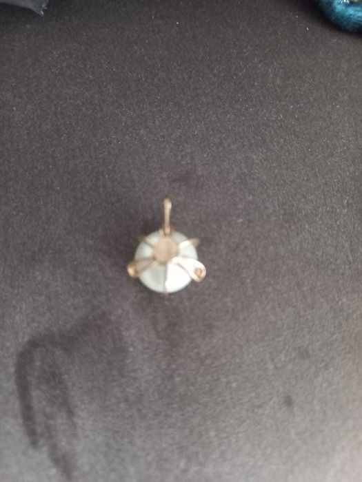 Золотой кулон с жемчугом