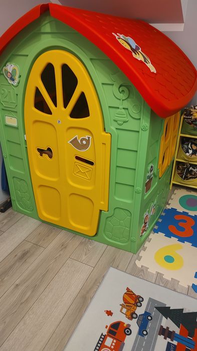 Căsuța de joaca pentru copii