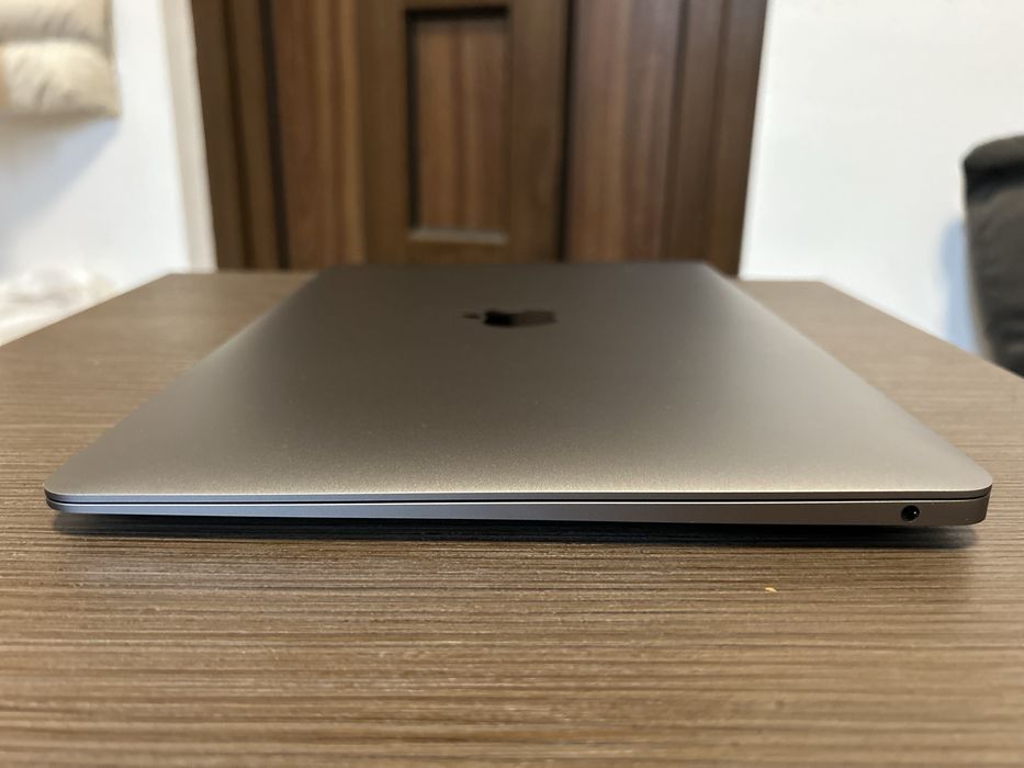 Apple Macbook Air