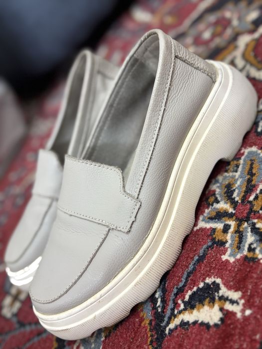 Oyoq kiyim ayollar uchun