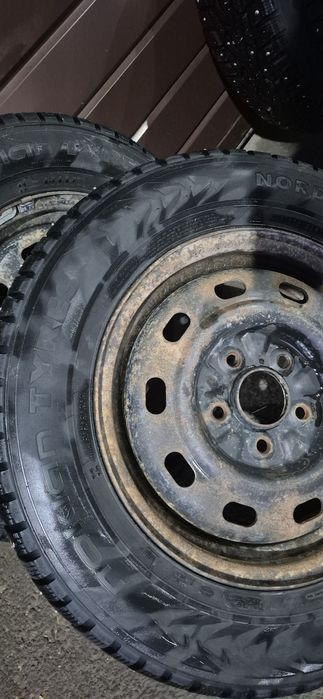 Продам шины зимние  с дисками