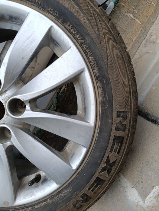 Продам запаску от короллы