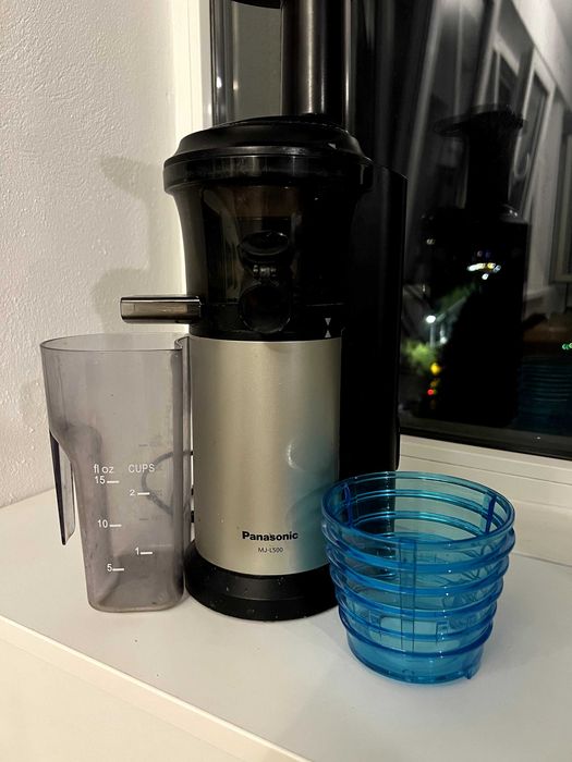 Vând storcător Panasonic MJ-L500