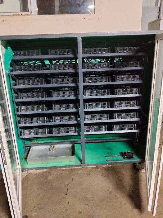 Продам инкубатор